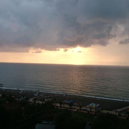 E&S Apartment - Sunset & Sea View Batumi Exterior foto