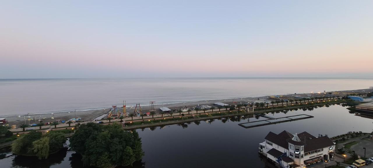 E&S Apartment - Sunset & Sea View Batumi Exterior foto