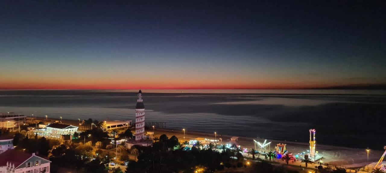E&S Apartment - Sunset & Sea View Batumi Exterior foto